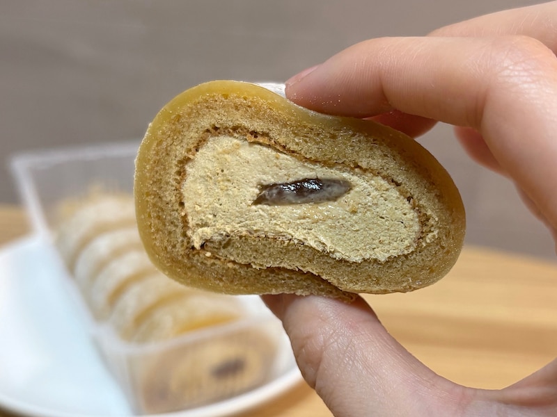 きなこ好きにはたまらない、きなこが主役のロールケーキです!