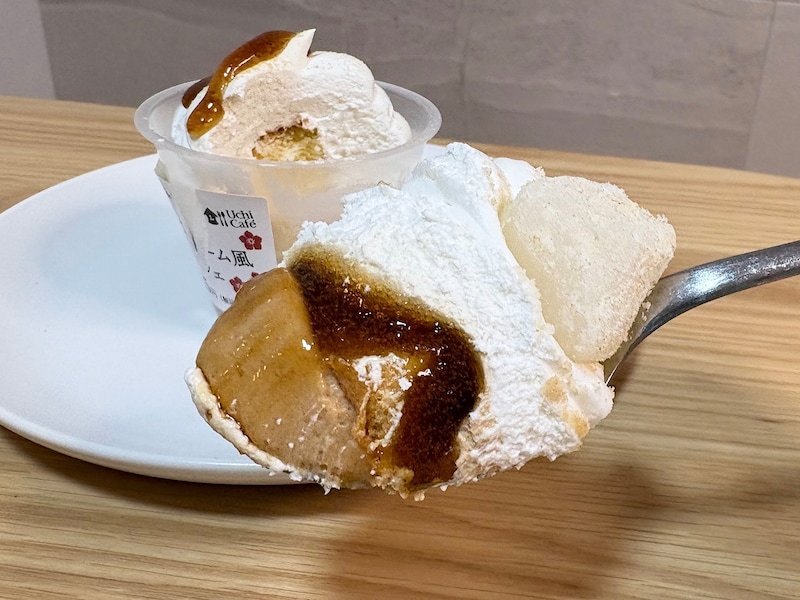 きなこと黒蜜のバランス、優しい甘みに、もちもちのお餅が相性抜群です