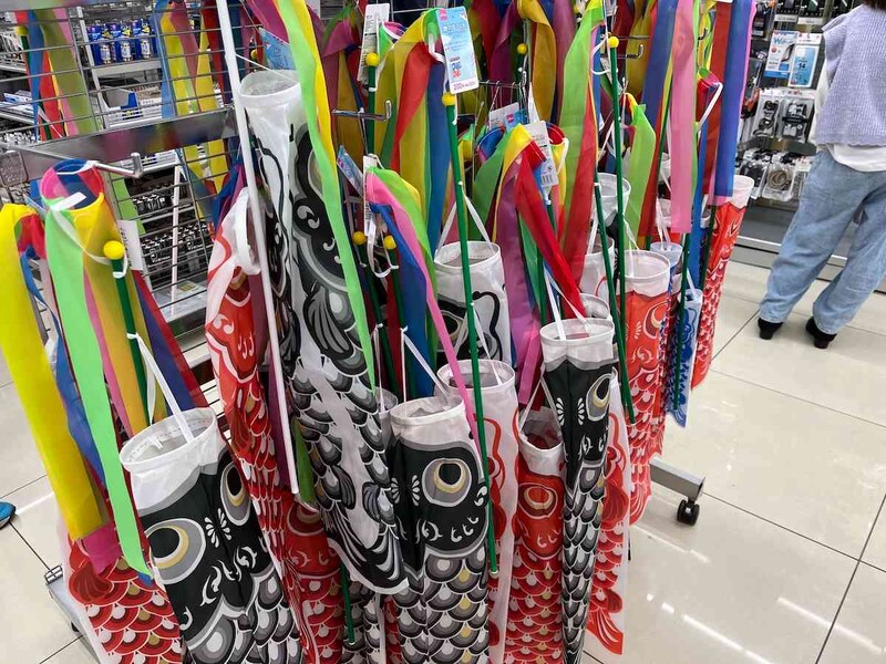 室内用の鯉のぼりも販売されている