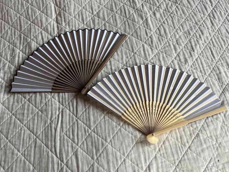 ダイソーの「紙扇子」の裏面には模様なし