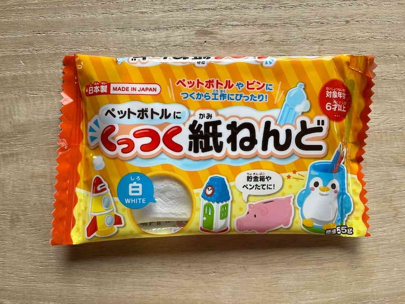 セリアの「ペットボトルにくっつく紙ねんど」