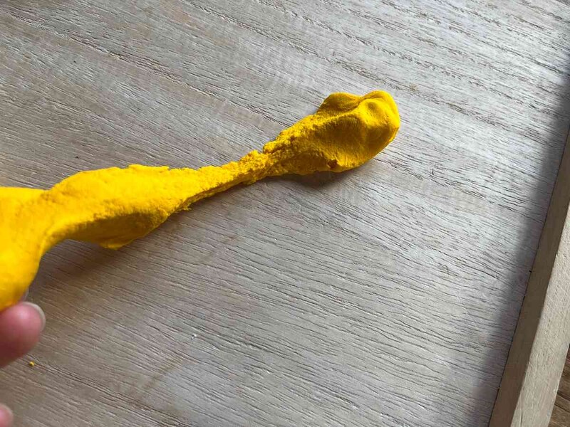 セリアの「のびーる紙ねんど」は伸びる！