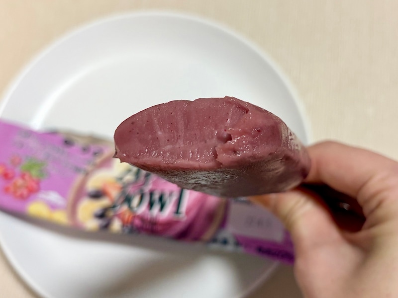 まるで片手で食べるアサイーボウル! フルーティーなおいしさを楽しめます