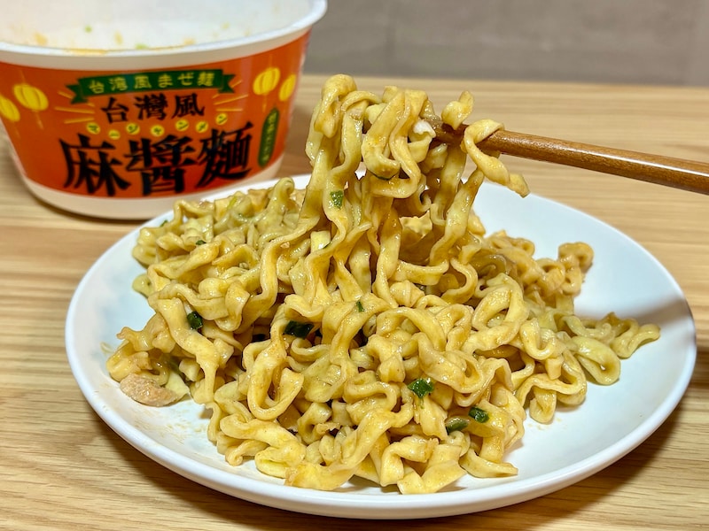 お皿に盛って食べてみました。ひき肉やネギを足してもおいしいです