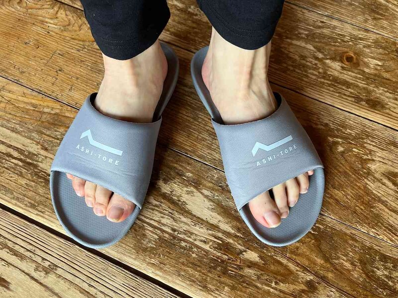 山が足裏に当たり、持ち上げられるような感覚に