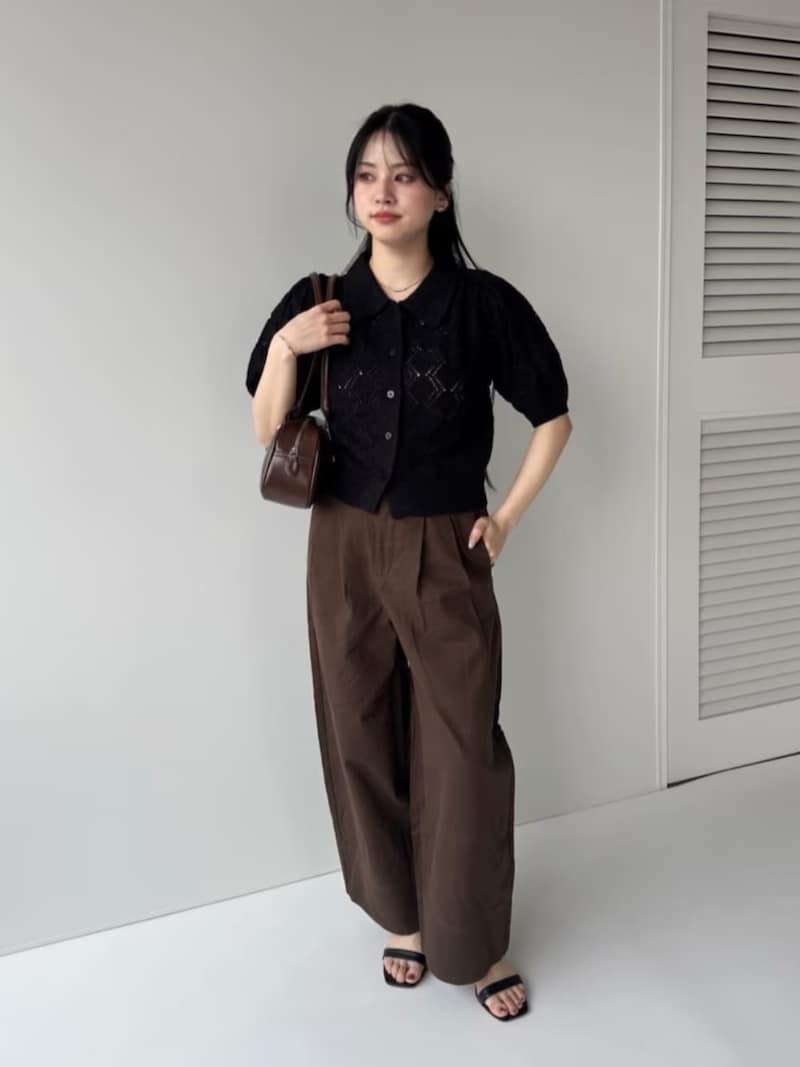 トップスはなるべくショート丈にするとバランスよし　出典：WEAR