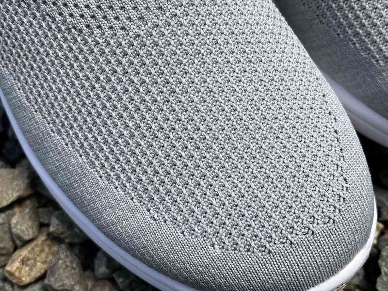 ワークマンの「ファイングリップレディース」のアッパーはニットのよう