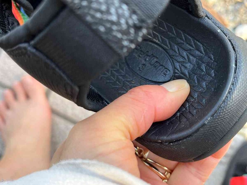 ワークマンの「フィールドサンダルアドバンス」の足裏部分にはクッション性あり