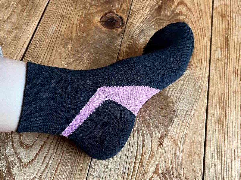 土踏まずの部分が厚手になっていて、ギュッとしまる感じがする