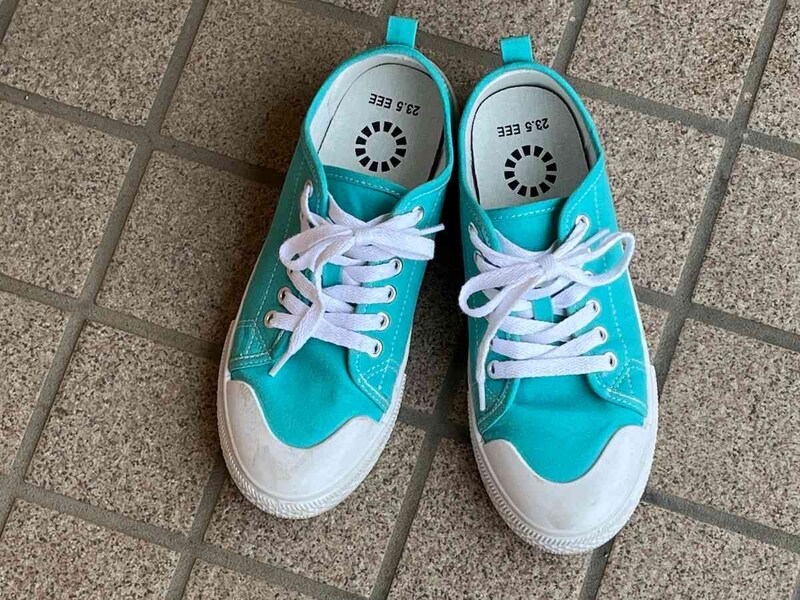 「キャンバススニーカー（ターコイズ）」のカラー展開がある＃ワークマン女子に行ってみて