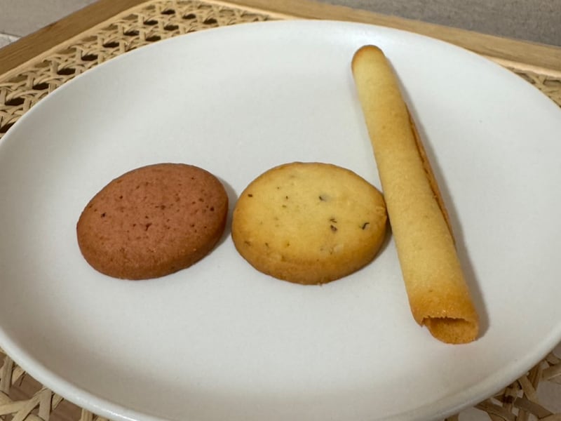 サックリ軽い口どけと優しい甘みは、母の日のギフトにも、ぜいたくなおやつとしても◎