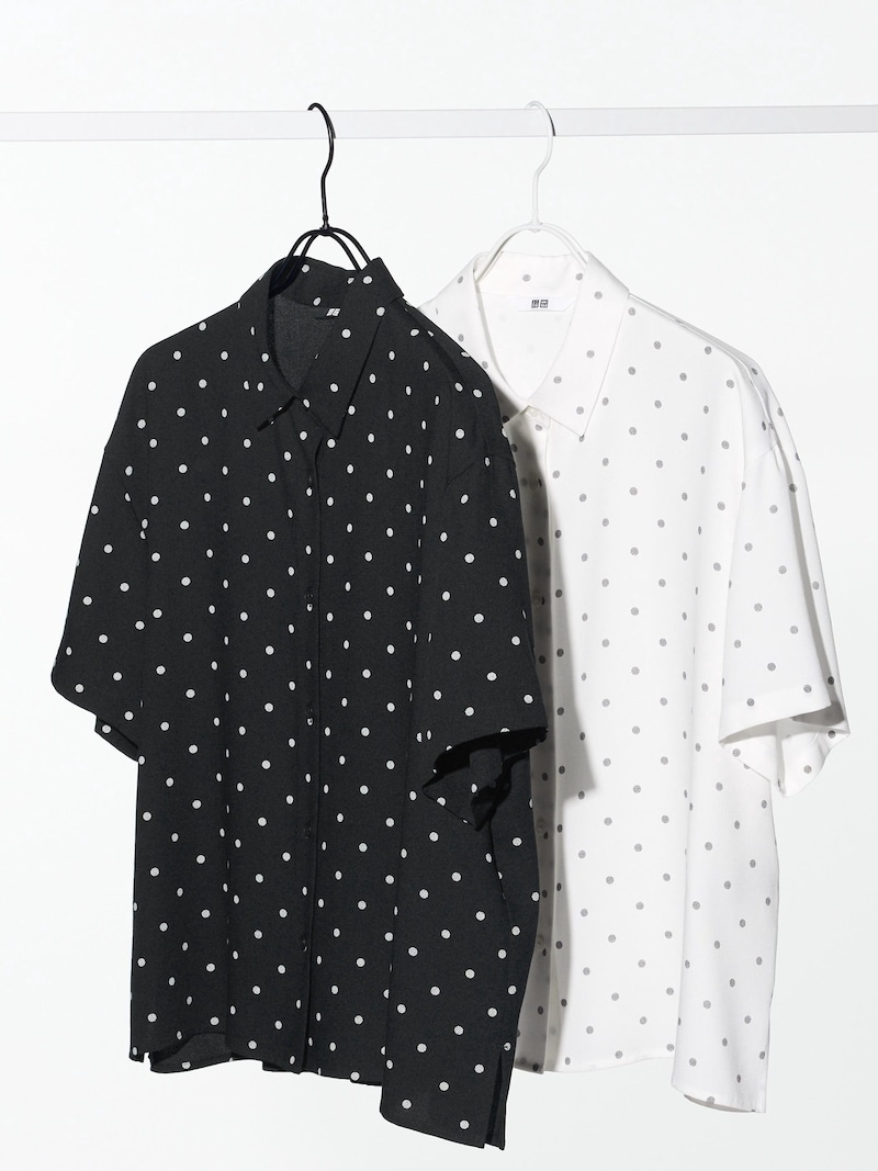 ユニクロ　レーヨンブラウス　2990円（税込）