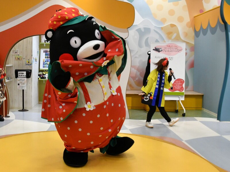 くまモン＝3月8日、東京都文京区