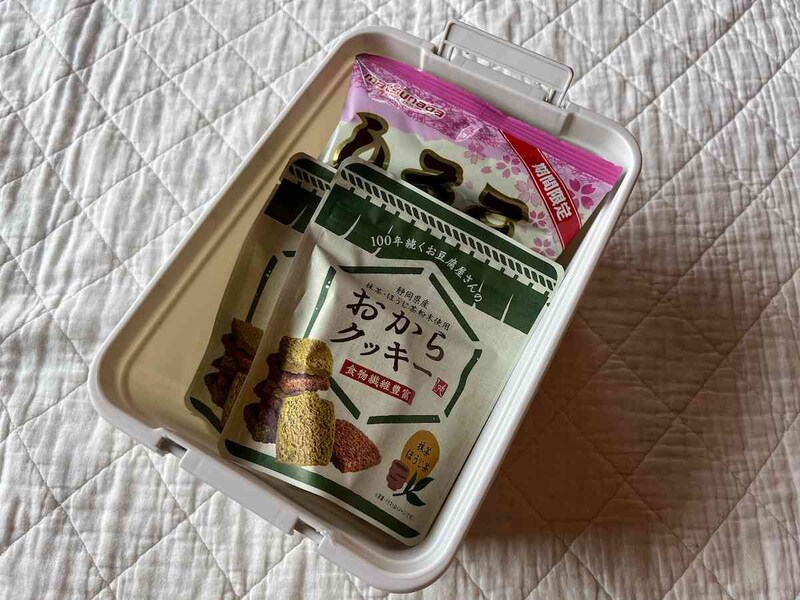 お菓子入れにもなるダイソーの「アウトドアコンテナボックス（3L）」