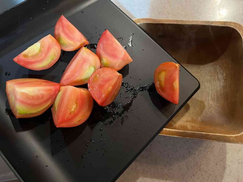 カットした食材をそのままお皿やボウルへ