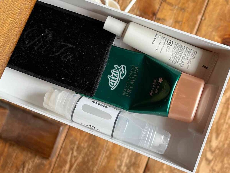 のりやハンドクリームも入る