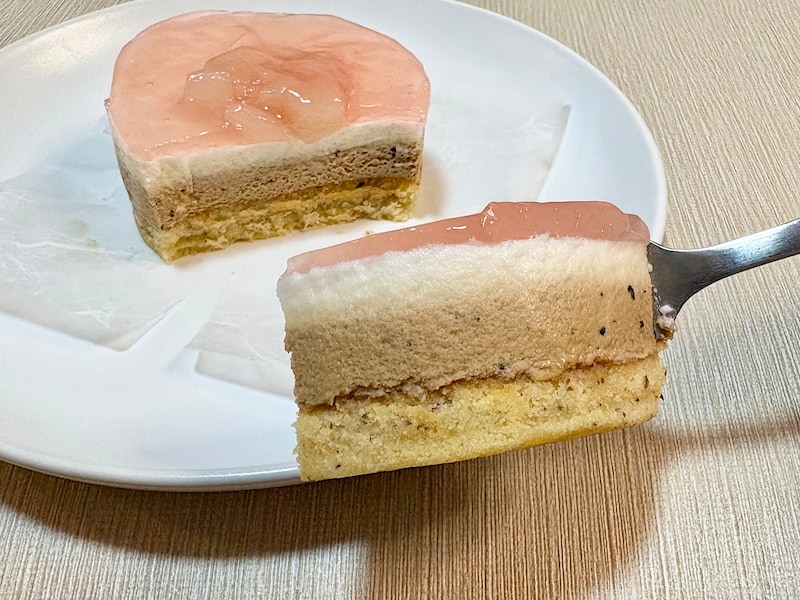 キレイに層になっていて美しい。専門店級の上品なおいしさに癒されます