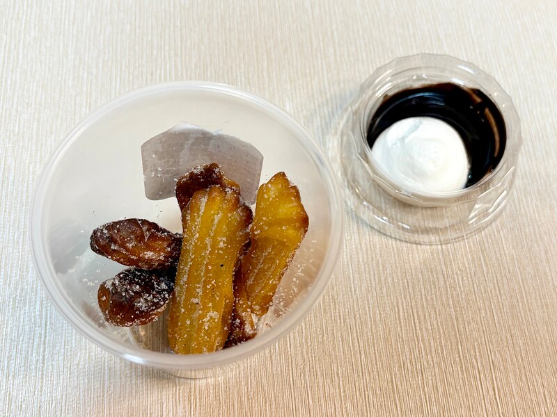 若者を中心に韓国などでも注目を集めているチュロス。ファミマで手軽に購入できます!