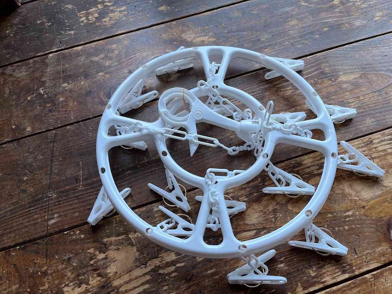 セリアの「ピンチハンガー　丸型　16P」