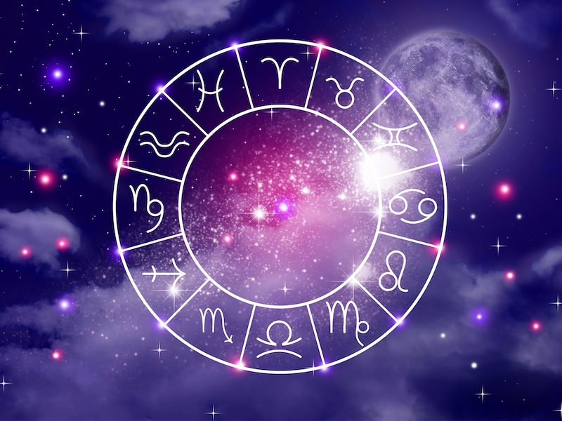 星占いを手掛かりに、あなたの「運気の変わり目対策法」について考えてみましょう ※サムネイル画像出典：New Africa／Shutterstock.com