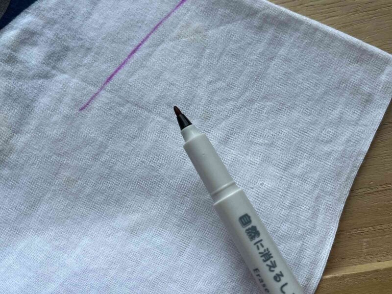ダイソーの「自然に消えるしるしつけペン」で線を描く