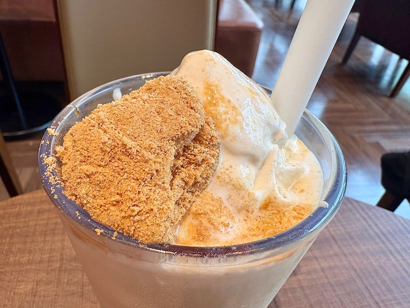 きなことわらび餅が贅沢にトッピングされていて美味。