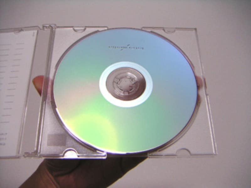 CD,取り出し方,外し方,取れない,CDの取り出し方,Pケース,ジュエルケース,CDケース,開け方,開き方,取り出し方,解説,ネタ,トリビア