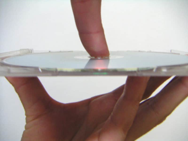 CD,取り出し方,外し方,取れない,CDの取り出し方,Pケース,ジュエルケース,CDケース,開け方,開き方,取り出し方,解説,ネタ,トリビア