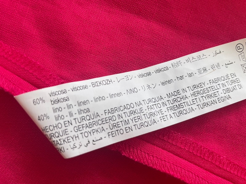 リネン素材と、他の素材をブレンドしているものも多く出ています