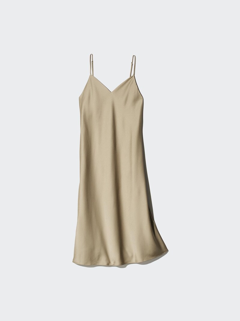 ユニクロ　サテンキャミソールワンピース　3990円（税込）