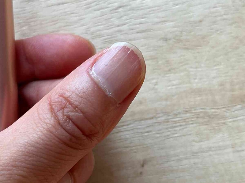 親指の爪で試す