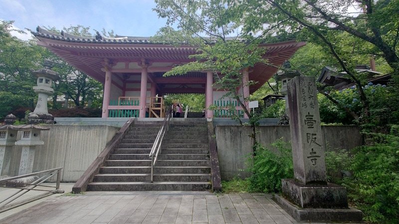 壺阪寺・仁王門
