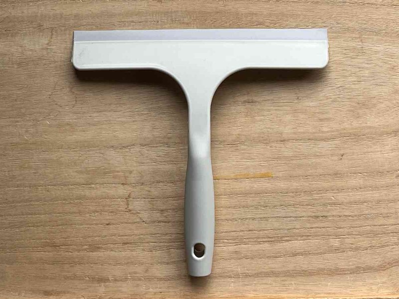 ダイソーの「ジョイント式水切りワイパー（窓用）」は使い勝手バツグンでおすすめ