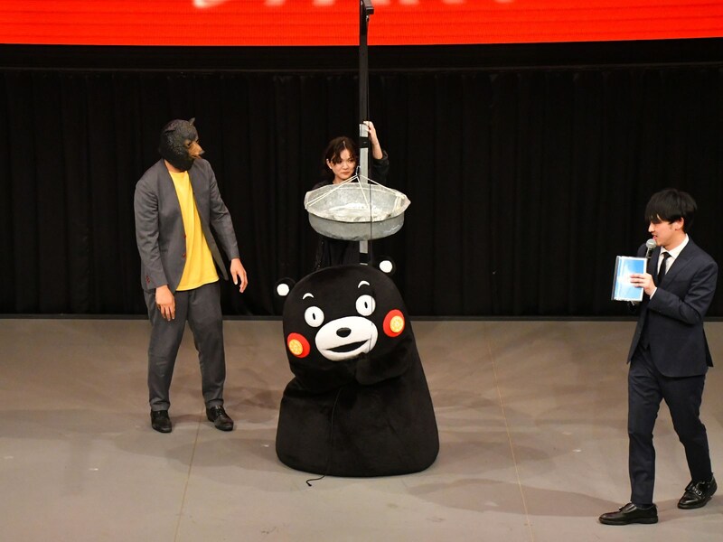 キャプション＝5月1日、東京都中央区