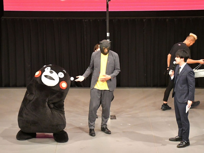 キャプション＝5月1日、東京都中央区