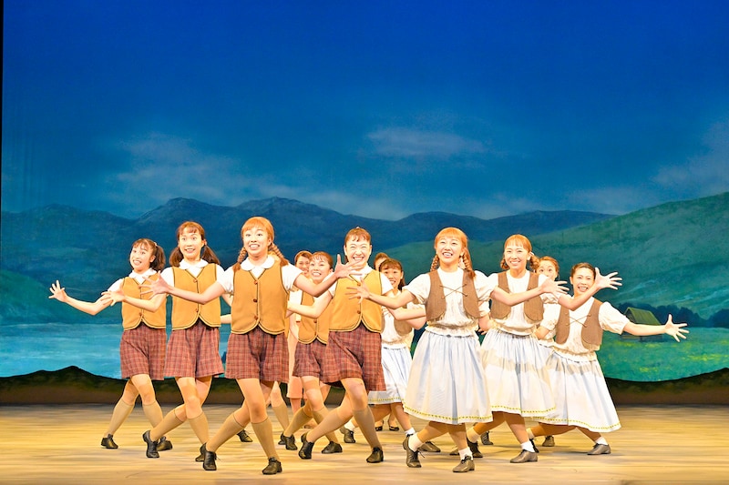 『ふたりのロッテ』荒井健