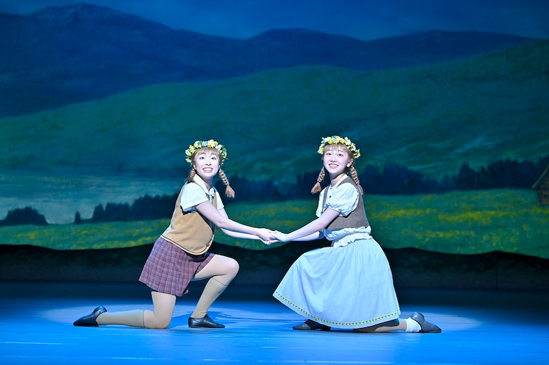 『ふたりのロッテ』荒井健