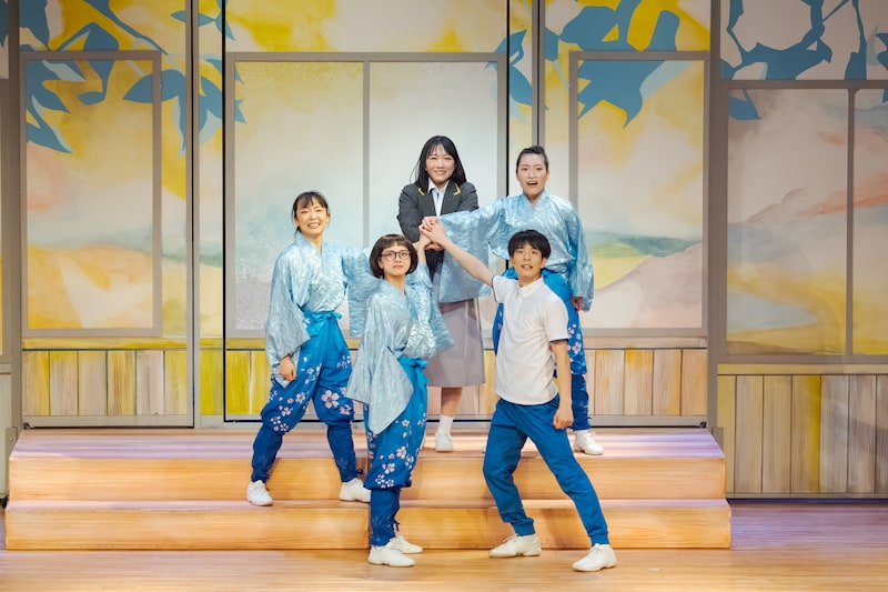 わらび座『青春するべ!』撮影:コンドウダイスケ