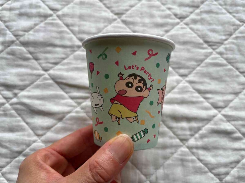 セリアの「ペーパーカップ クレヨンしんちゃん パーティー」の容量は200ml