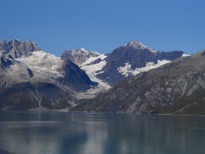 バルコニー付き客室からは氷河や氷山を間近に眺められる