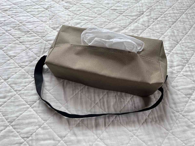 ティッシュを出す