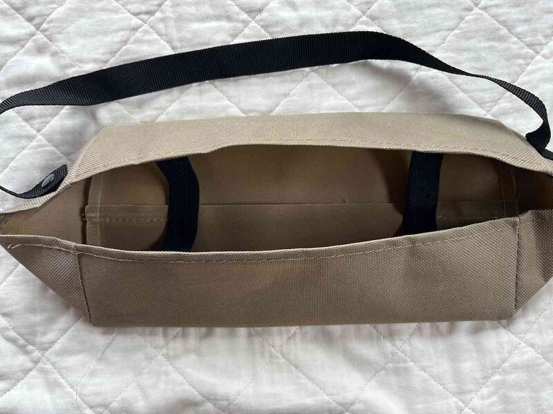 セリアの「ティッシュボックスカバー」の中にボックスティッシュを入れる