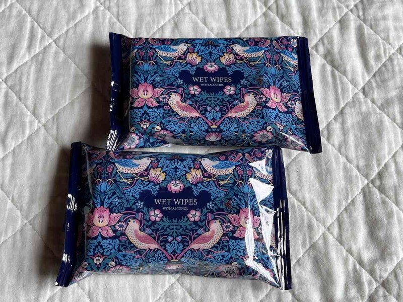 セリアの「除菌ミニウェットティッシュ アンティークデザインWM」