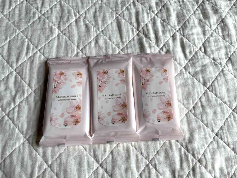 セリアの「99%除菌ウェットティッシュ 携帯用 桜巡り SD」