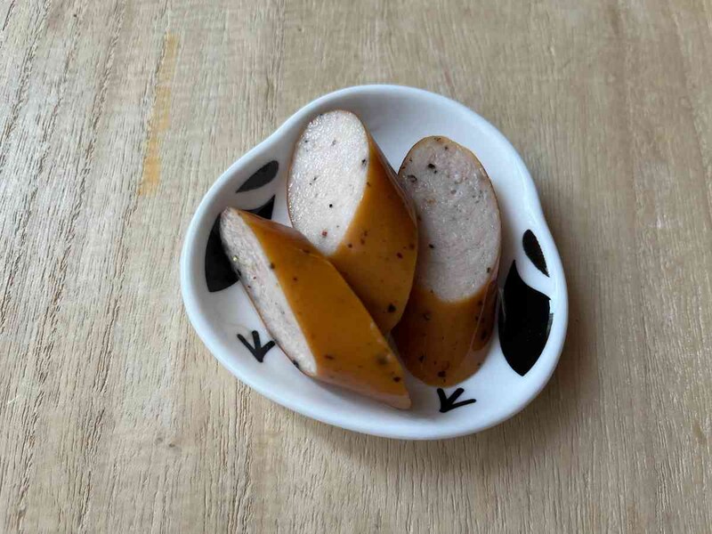 セリアの「プレートS ころころシマエナガ」はおつまみの盛り付けにもおすすめ