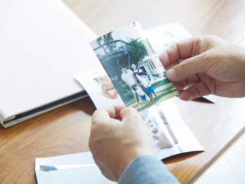思い出の品を断捨離する“終活”を始めた夫だが……（画像出典：PIXTA）