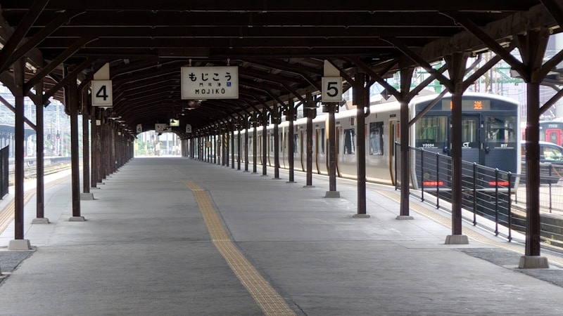 門司港駅(5)/旅情をかき立てる行き止まり式のホーム