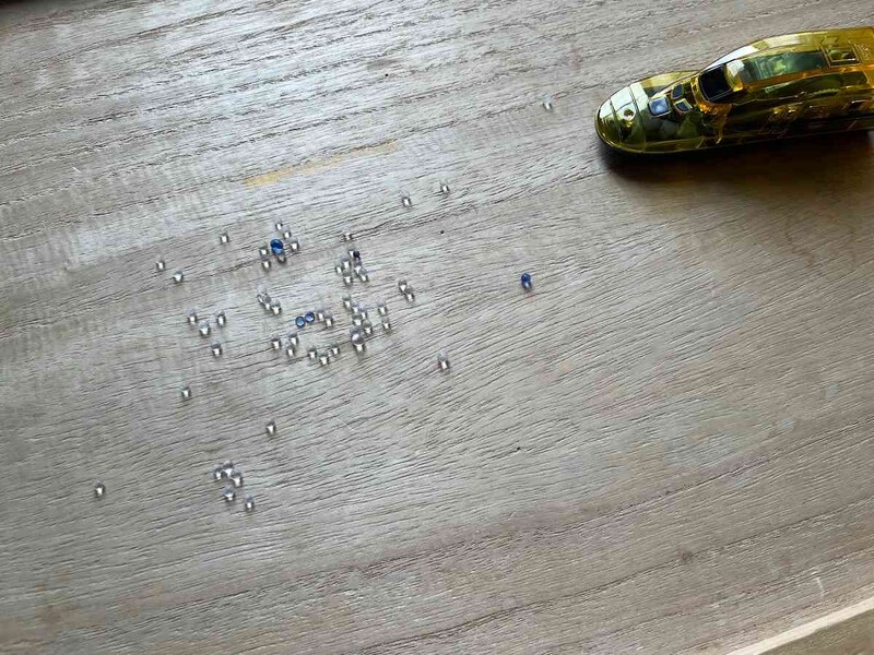 セリアの「新幹線 卓上クリーナー 923形ドクターイエロー」で粒状のゴミが取り込めるか試してみる