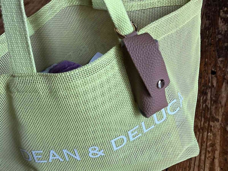 バッグの持ち手につけることもできる