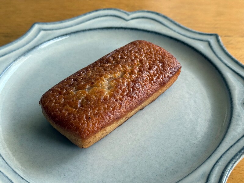 「お店で焼いたバター香るフィナンシェ」（税込150.12円）